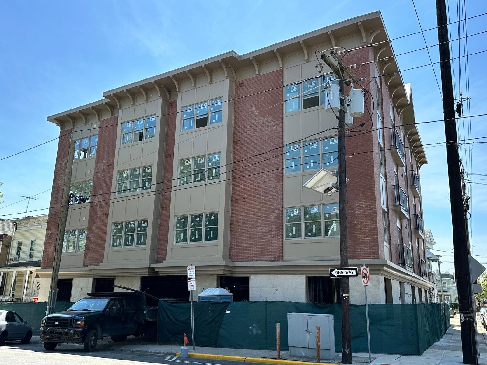 Garfield Ave — 12 Units